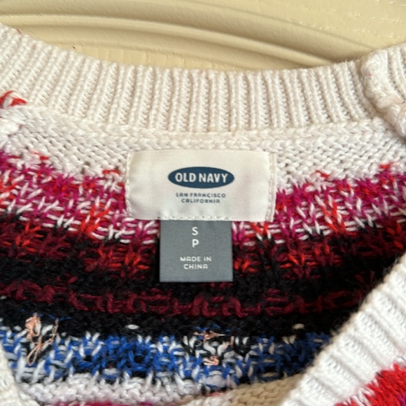 Old Navy women’s holiday sweater with sequins - Picture 2 of 4